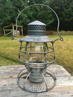 1909 C&NW Ry Chicago & Northwest Railway Lantern with Clear Cast Ext. Globe