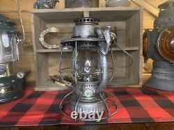 1945 Dietz Vesta Railroad Lantern With Original Globe NY USA-Leak Tested/ It Works