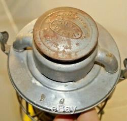 1951 Dietz Vesta Railroad Lantern / Lamp Oil Kerosene COLLECTOR EXAMPLE