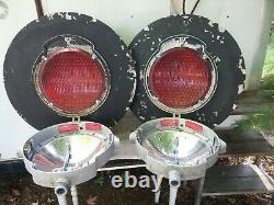 2 Railroad Crossing Signal Lights Safetran Systems Corp 24