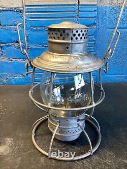 ADLAKE 1913 CHICAGO MILWAUKEE &St. PAUL RAILWAY LANTERN WithEMB. C. M. &St. P. Ry GLOBE