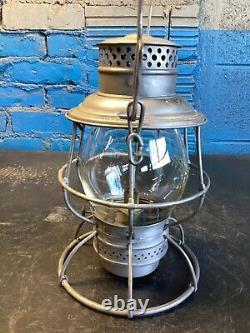 ADLAKE 1913 CHICAGO MILWAUKEE &St. PAUL RAILWAY LANTERN WithEMB. C. M. &St. P. Ry GLOBE