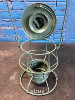 ADLAKE MILITARY DRAB GREEN PAINTED RAILROAD LANTERN WithETCHED(USA)MACBETH GLOBE
