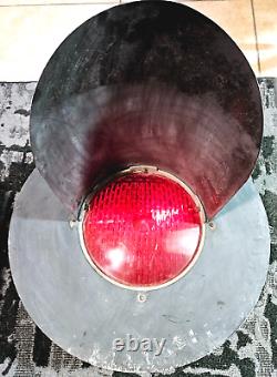 Actual Railroad Track MI Brand 51055 Red Stoplight helped stop many trains