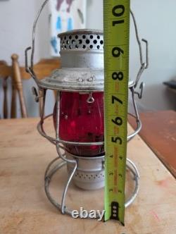Adams And Westlake Reliable C&NW Railroad Lantern Matching Cast Red Globe Adlake