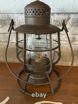 Antique Armspear Philadelphia And Reading Railroad Lantern. P&RRR