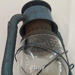 Antique Blue Dietz No. 2 D-Lite Kerosene Oil Lantern Railroad Barn Syracuse NY