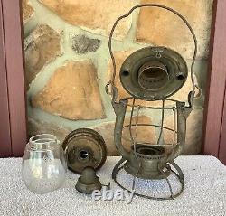 Antique Dietz Vesta Railroad Lantern with Dietz Clear Globe Manufactured S 1931