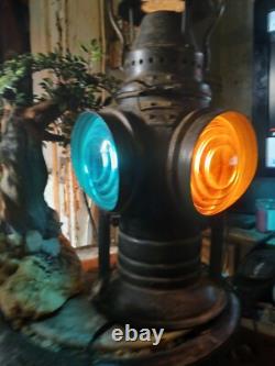 Antique The ADLAKE Non-Sweating Lamp Chicago Railroad Train Switch Lantern