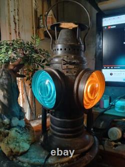 Antique The ADLAKE Non-Sweating Lamp Chicago Railroad Train Switch Lantern
