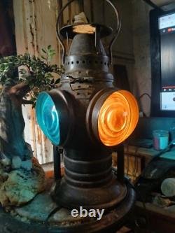 Antique The ADLAKE Non-Sweating Lamp Chicago Railroad Train Switch Lantern