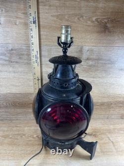 Antique The ADLAKE Non-Sweating Lamp Chicago Railroad Train Switch Lantern Lamp