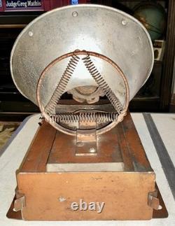 Antique Wall Mount Caboose Railroad Lantern Oil lamp Missing Reservoir /Chimney Antique Wall Mount Caboose Railroad Lantern Oil lamp Missing Reservoir /Chimney