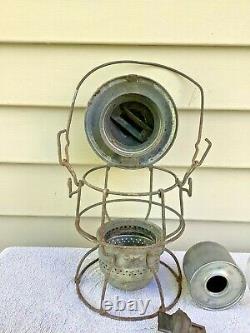 Armspear B&O 1925 Railroad Lantern w / B&O Stamped Globe/ Unmarked Burner jj