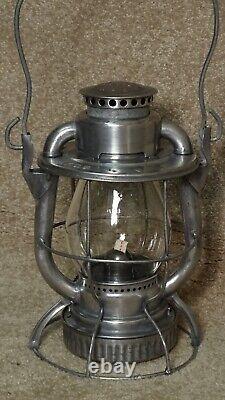 Beautiful Dietz Vesta New York Central Systems Railroad Lantern (22)