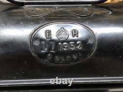 Black RAILROAD RR LAMP LANTERN E R SNLW LTD 1952 ELIZABETH REGINA VINTAGE