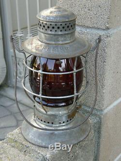 Boston & Maine Star Headlight Railroad Lantern Red Cast Barrel Ext Base Globe