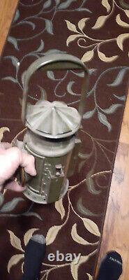 British Railroad Lantern Taillight Tri-Color, Guard, Signal Lamp. Niiiiice