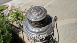 Colorado & Southern A&w Bell Bottom Railroad Lantern Cast X-base Globe Nice