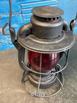 DIETZ VESTA (C. U. T. Co)CINCINNATI UNION TERMINAL RAILROAD LANTERN WithRED GLOBE