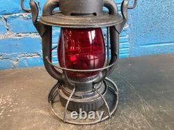 DIETZ VESTA (C. U. T. Co)CINCINNATI UNION TERMINAL RAILROAD LANTERN WithRED GLOBE