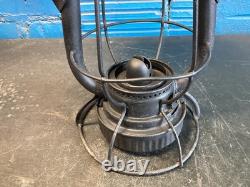 DIETZ VESTA (C. U. T. Co)CINCINNATI UNION TERMINAL RAILROAD LANTERN WithRED GLOBE