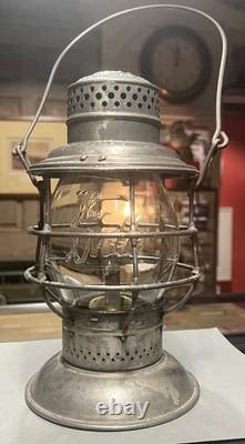 Delaware & Hudson Railroad D&H Bell Bottom Lantern and Cast Globe