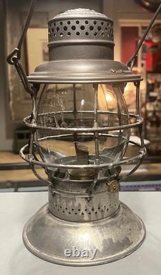 Delaware & Hudson Railroad D&H Bell Bottom Lantern and Cast Globe