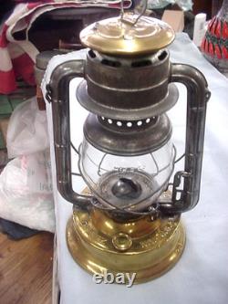 Dietz No 2 D Lite Oil Barn Lantern & Globe Brass Top Brass Large Font Railroad