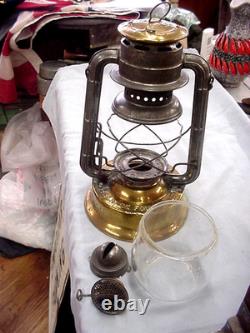 Dietz No 2 D Lite Oil Barn Lantern & Globe Brass Top Brass Large Font Railroad