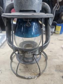 Dietz Railroad Lantern Split Color Globe New York R. R. No Wick Cracked Globe