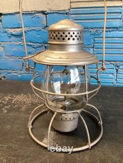HANDLAN OREGON WASHINGTON RAILROAD & NAVIGATION CO LANTERN WithEMB. OWRR&NCO GLOBE