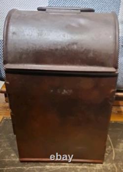 Hull & Barnsley Railway Lamp Bulls eye glass & Red Lense 12 × 7¼ × 6 Railway