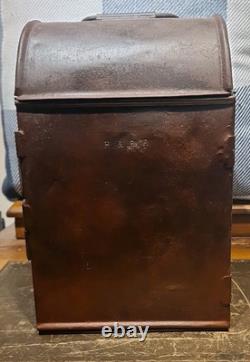 Hull & Barnsley Railway Lamp Bulls eye glass & Red Lense 12 × 7¼ × 6 Railway