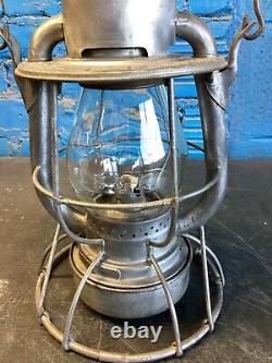 NICE 1910 DIETZ VESTA BOSTON & ALBANY RAILROAD LANTERN WithEMBOSSED B. &A. GLOBE