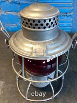 NICE ADLAKE KERO(CB&QRR)CHICAGO BURLINGTON & QUINCY RAILROAD LANTERN WithRED GLOBE