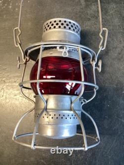 NICE ADLAKE KERO(CB&QRR)CHICAGO BURLINGTON & QUINCY RAILROAD LANTERN WithRED GLOBE