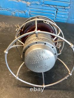 NICE ADLAKE KERO(CB&QRR)CHICAGO BURLINGTON & QUINCY RAILROAD LANTERN WithRED GLOBE