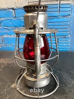 NICE VINTAGE DIETZ VESTA 1924 WABASH RAILWAY RAILROAD LANTERN WithRED GLASS GLOBE