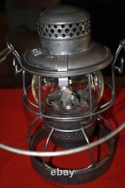 Nice Weighted Grand Trunk Western Railroad Lantern With Clear Etched Gtw Globe