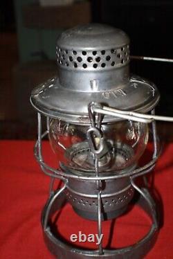 Nice Weighted Grand Trunk Western Railroad Lantern With Clear Etched Gtw Globe