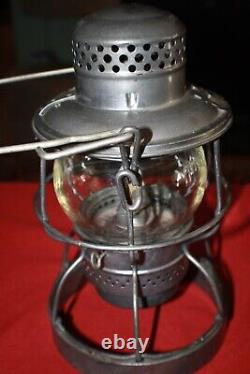 Nice Weighted Grand Trunk Western Railroad Lantern With Clear Etched Gtw Globe