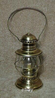 PULLMAN CONDUCTOR RAILROAD LANTERN WithP. Co. SIGNAL CLEAR GLOBE (3)