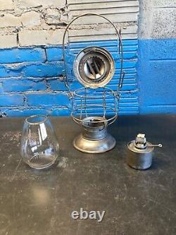 RARE ADLAKE TOLEDO & OHIO CENTRAL BELLBOTTOM RAILROAD LANTERN WithETCHED T&O GLOBE