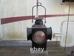 Railroad crossing gate lamp