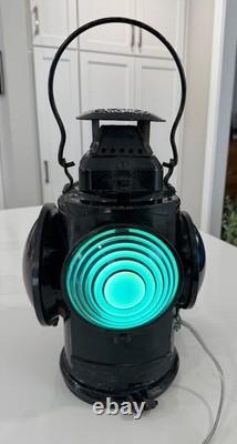 The ADLAKE Non-Sweating Lamp Chicago Railroad Train Switch Lantern withlight, VGC