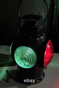 The ADLAKE Non-Sweating Lamp Chicago Railroad Train Switch Lantern withlight, VGC