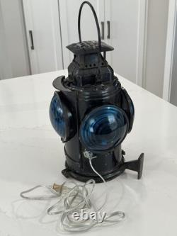 The ADLAKE Non-Sweating Lamp Chicago Railroad Train Switch Lantern withlight, VGC