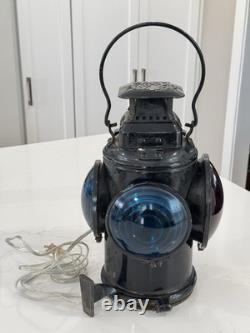 The ADLAKE Non-Sweating Lamp Chicago Railroad Train Switch Lantern withlight, VGC