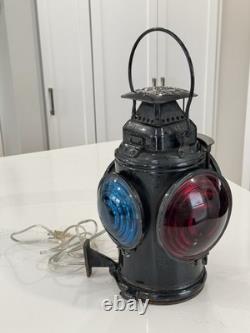 The ADLAKE Non-Sweating Lamp Chicago Railroad Train Switch Lantern withlight, VGC